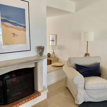 Bay Beach House-4 Bedrooms Beach Across The Road * Ferrel (Leiria)