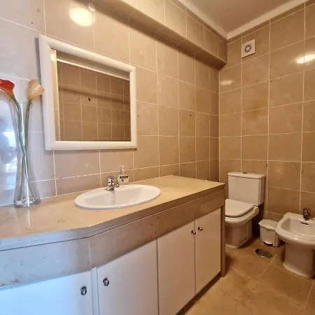 Bay Beach House-4 Bedrooms Beach Across The Road Casa de Férias Ferrel (Leiria)