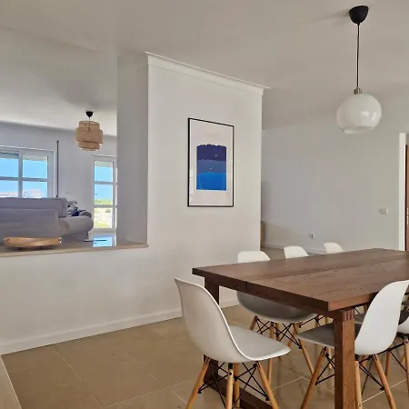Bay Beach House-4 Bedrooms Beach Across The Road Casa de Férias