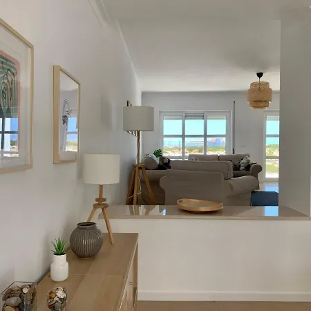 Bay Beach House-4 Bedrooms Beach Across The Road Casa de Férias Ferrel (Leiria)