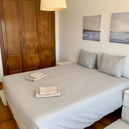 Bay Beach House-4 Bedrooms Beach Across The Road Casa de Férias Ferrel (Leiria)