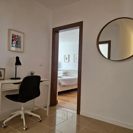 Bay Beach House-4 Bedrooms Beach Across The Road Casa de Férias *