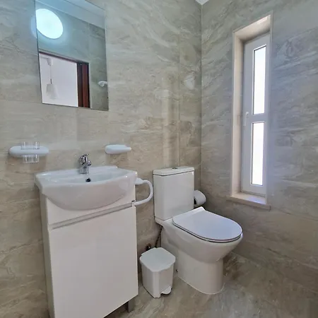 Casa de Férias Bay Beach House-4 Bedrooms Beach Across The Road