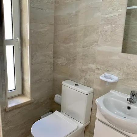 Bay Beach House-4 Bedrooms Beach Across The Road Casa de Férias *